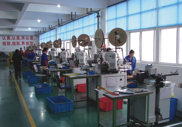 全自動(dòng)壓接車間